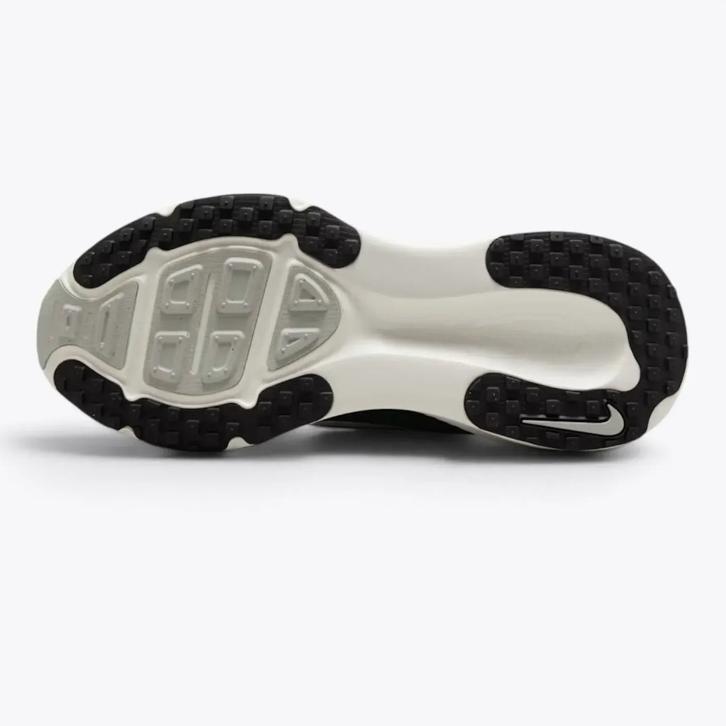 Nike Vomero 18 White Black Running Shoes
